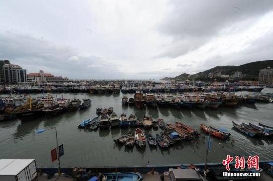 “尼伯特”減弱為臺風(fēng)　攜狂風(fēng)暴雨襲閩10日離開