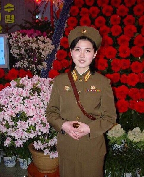 不整容 朝鮮平壤街頭天然“鵝蛋臉”少女